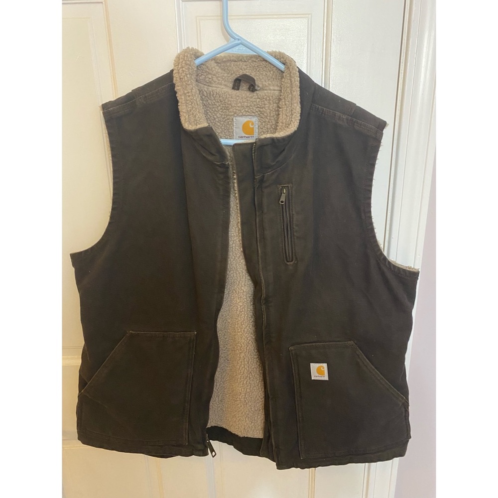 Sherpa lined carhartt vest
